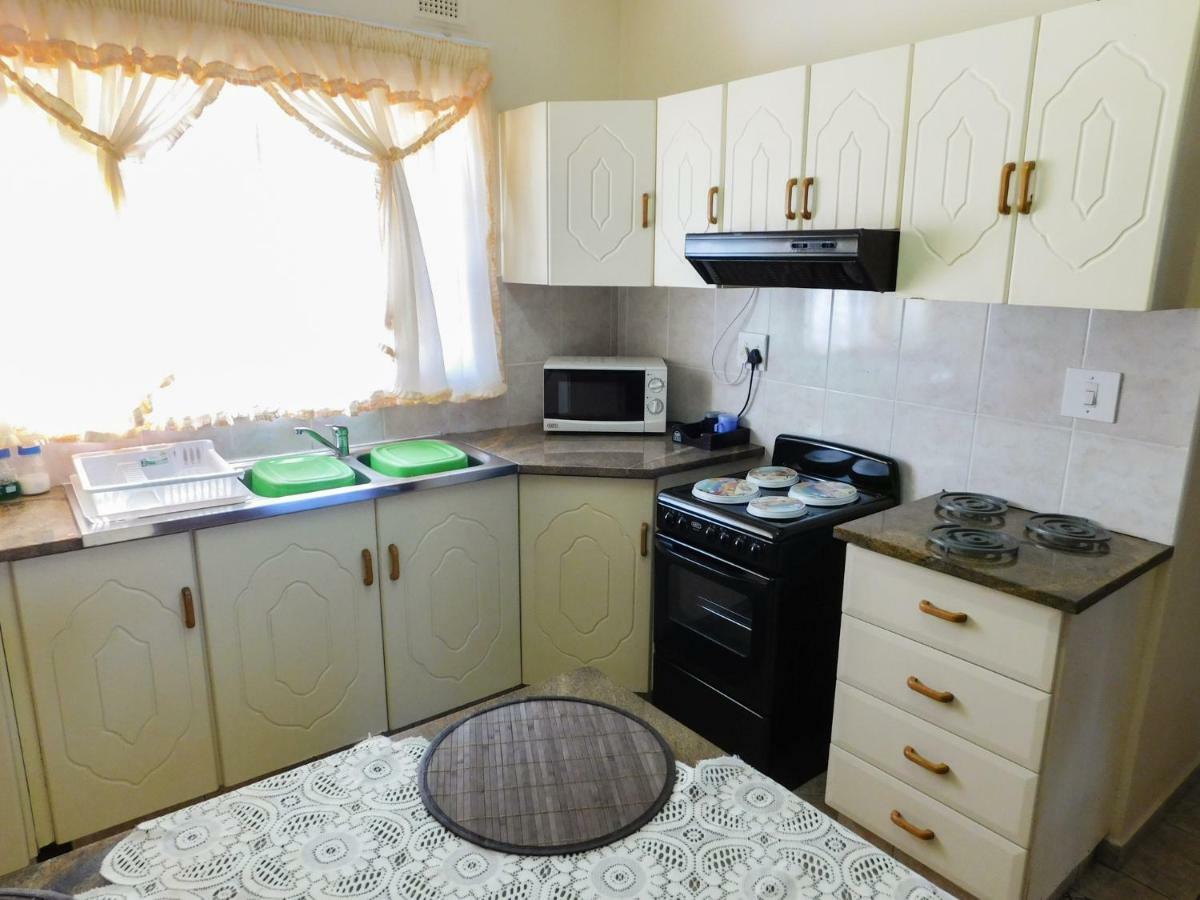 Mama Mia Cottages Oslo Beach Port Shepstone Buitenkant foto