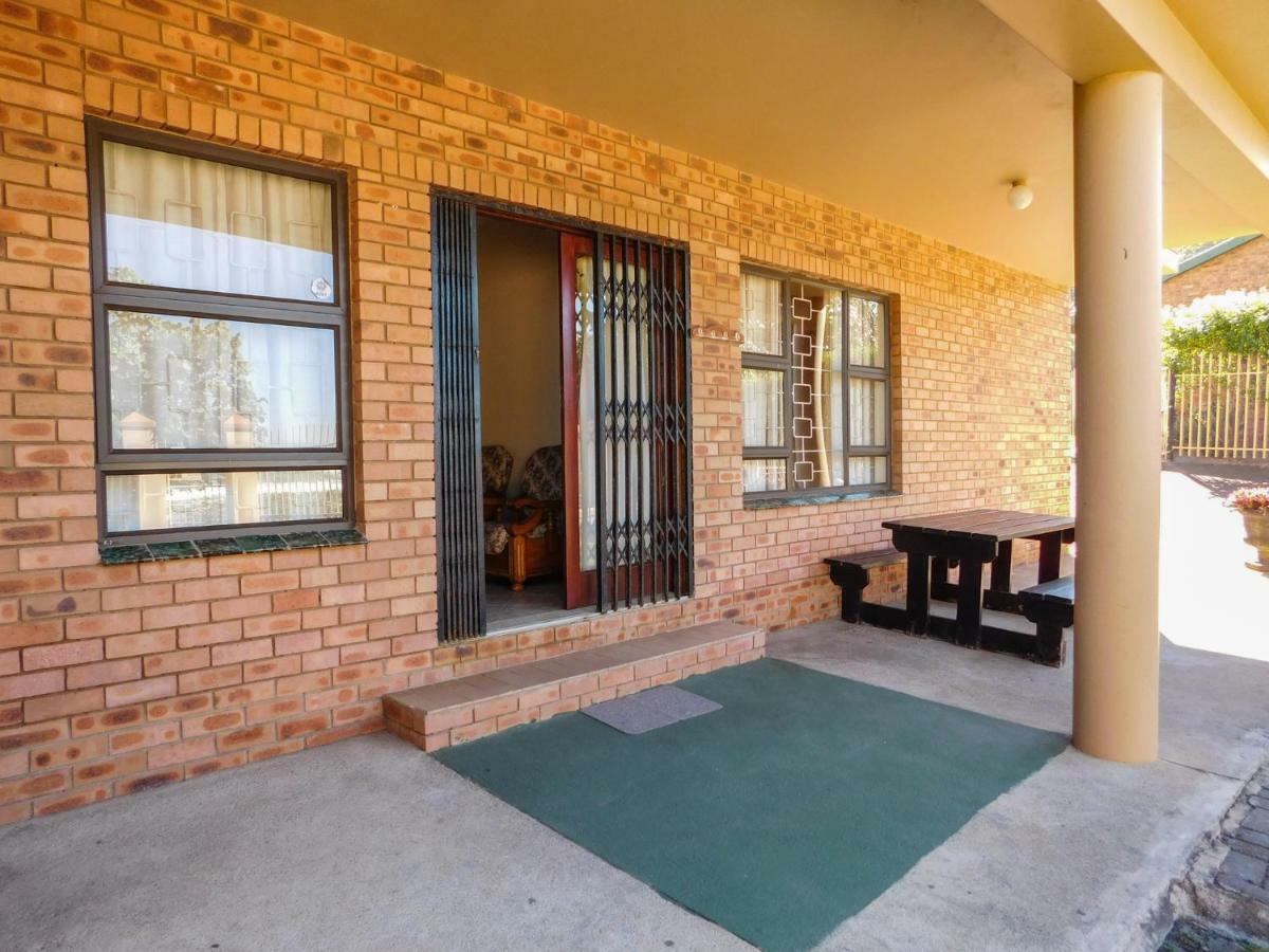 Mama Mia Cottages Oslo Beach Port Shepstone Buitenkant foto